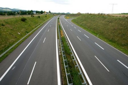 Выезд на разделительную полосу — что говорится в ПДД - «Новостной Автоблогер»