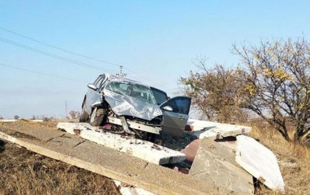 Под Мариуполем авто въехало в остановку, есть жертва - «ДТП»