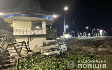 Под Черкассами авто на скорости влетело в пост полиции - «ДТП»