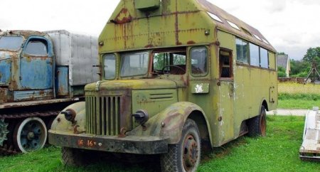 Редкая версия МАЗ-200 на заброшенной стоянке - «Новостной Автоблогер»