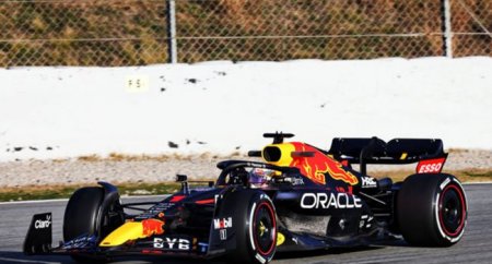 Новый болид RB18 команды Red Bull Формулы-1 впервые появился на публике - «Новостной Автоблогер»