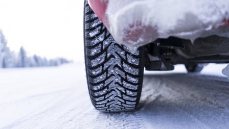 Движение на участке М-4 «Дон» под Ростовом полностью перекрыли из-за снега - «ГИБДД»
