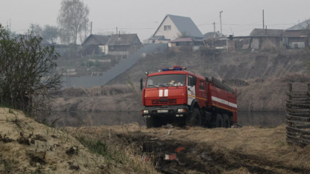 ГИБДД ограничила движение по Ирбитскому тракту в Тюменской области из-за задымления - «ГИБДД»