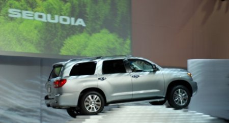 В России запустили продажи гибридных Toyota Sequoia за 8.35 млн рублей - «Новостной Автоблогер»