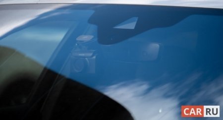 В ГИБДД рассказали, можно ли устанавливать видеорегистратор на лобовое стекло автомобиля - «Новостной Автоблогер»