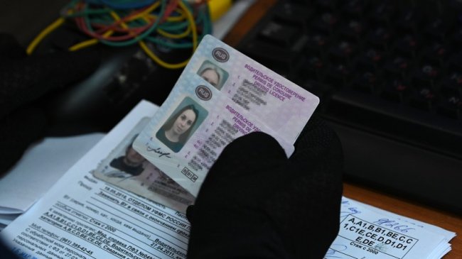Срок истекает в 2025 году: в МВД России напомнили о ситуации с автоматическим продлением водительских прав - «ГИБДД»