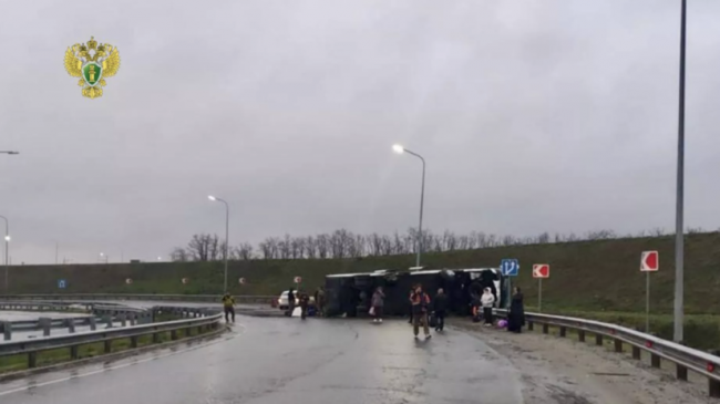 Госпитализированный после ДТП с автобусом под Ростовом находится в реанимации - «ГИБДД»